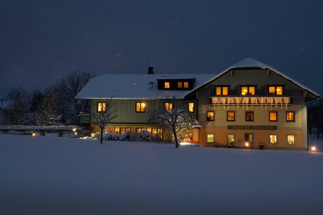 Gasthof Neuwirt Eugendorf Exteriör bild